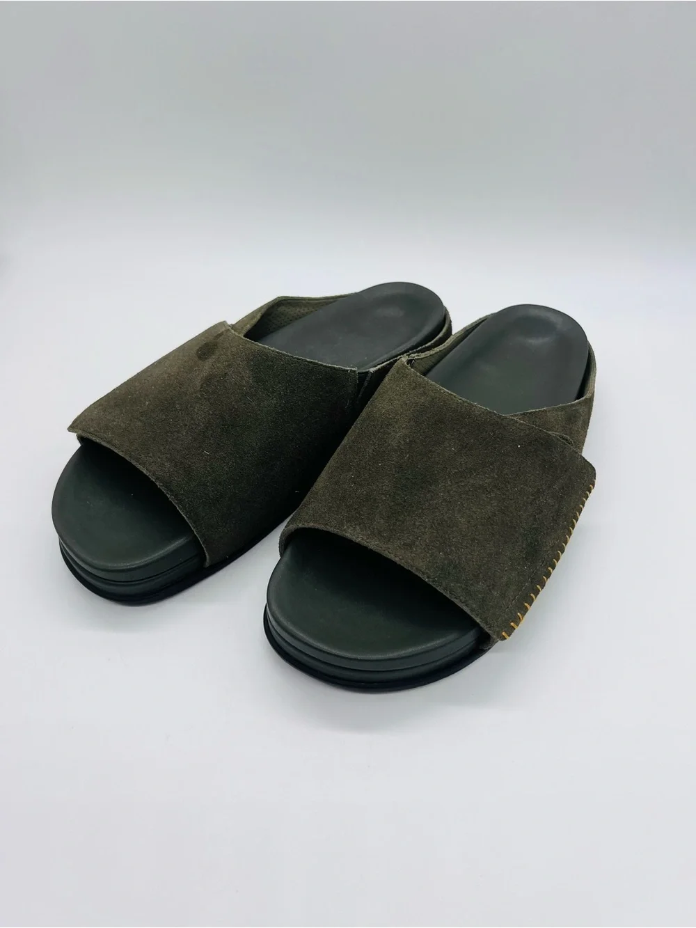 Commbi Unisex The Ollie Slide Sandals in Olive with Cushioned Footbed